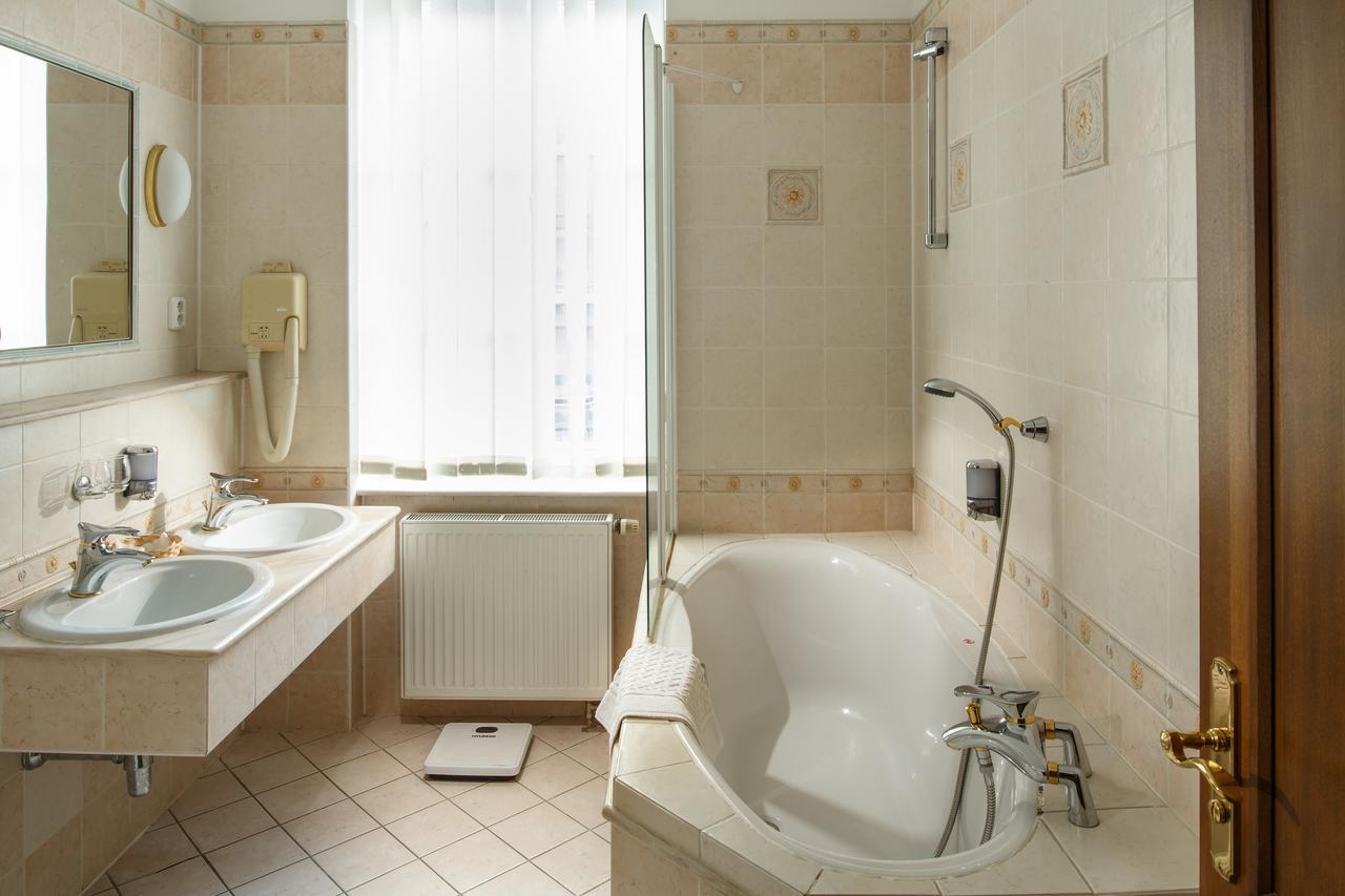 Lazensky Hotel Moskevsky Dvur Karlsbad Buitenkant foto